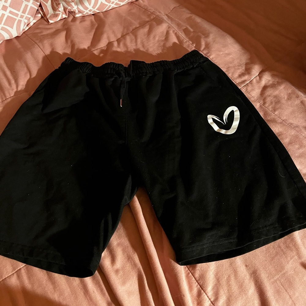 hardly worn, black romwe shorts with a heart